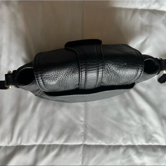 Michael Kors Black Crossbody Bag with Gold Clasp - Picture 5 of 15